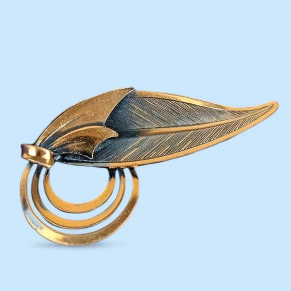 (2/$20) Vintage Copper Leaf Brooch - Picture 2 of 7